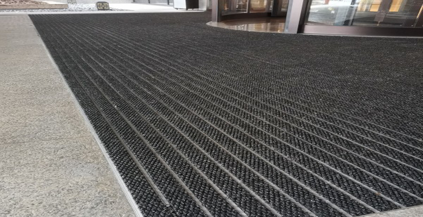 نقش پادری  آلومینیومی در نظافت و ایمنی ورودی ساختمان ها