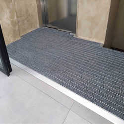 اهمیت پادری های آلومینیومی در ورودی های ساختمان