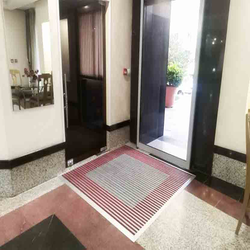 پادری های آلومینیومی: راهی نوین برای زیبایی و ایمنی ورودی ساختمان