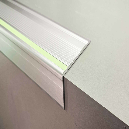 نبشی پله آلومینیومی ساده 