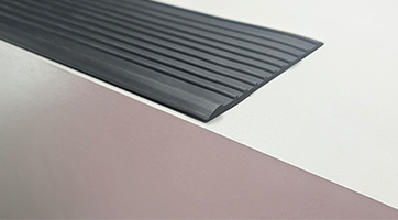 ترمز پله لاستیکی 10 سانتی بدون چسب