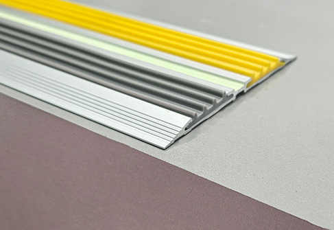 ترمز پله آلومینیومی T4