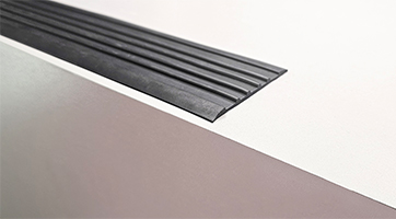 ترمز پله لاستیکی 6 سانتی بدون چسب 